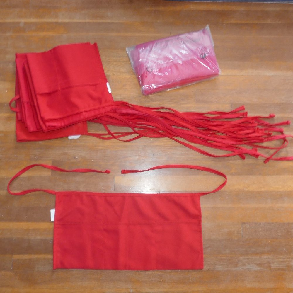 15 RED APRONS HAWKERS SELLERS KITCHEN COOKING SALESMEN MONEY BAG HOLDERS POCKETS